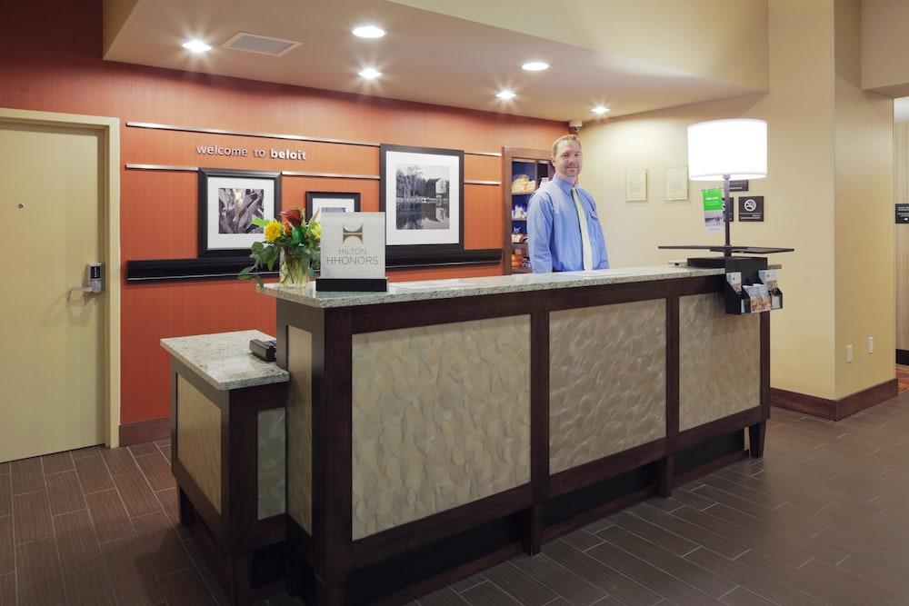 Hampton Inn Белойт Экстерьер фото